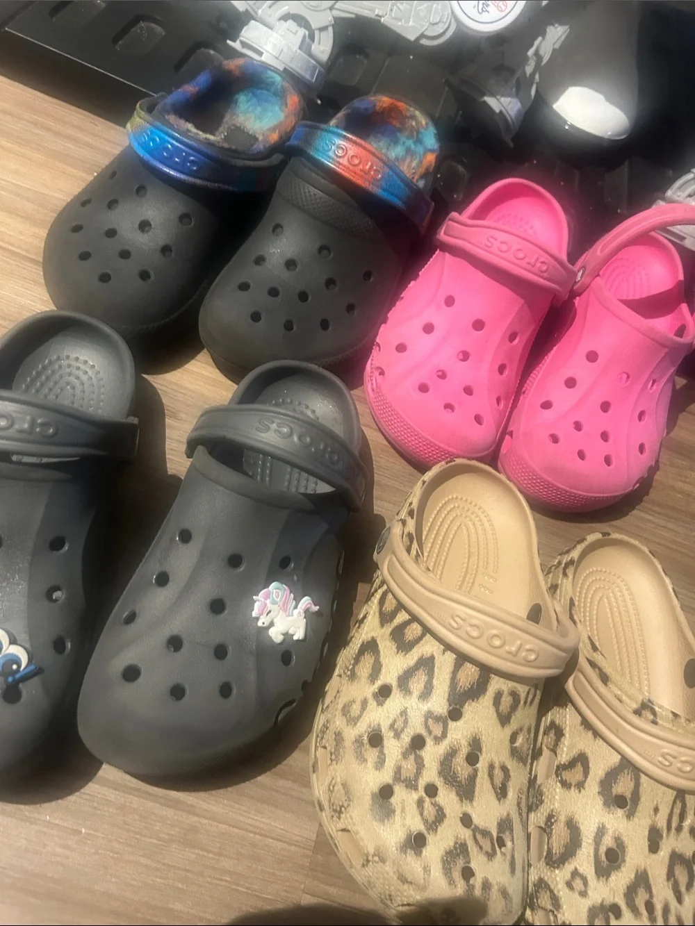 CROCS set four